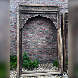 Houten poort uit India