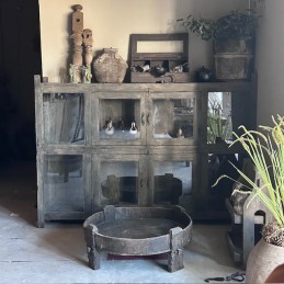 Unieke oude vitrine kast