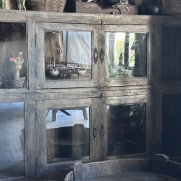 Unieke oude vitrine kast