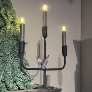 Rustieke Smeedijzeren Kandelaar voor uw Interieur