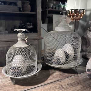 Stoere Metalen Stolpen voor een Landelijk Interieur