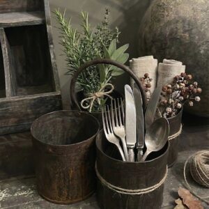 4 metalen bakjes met handvat