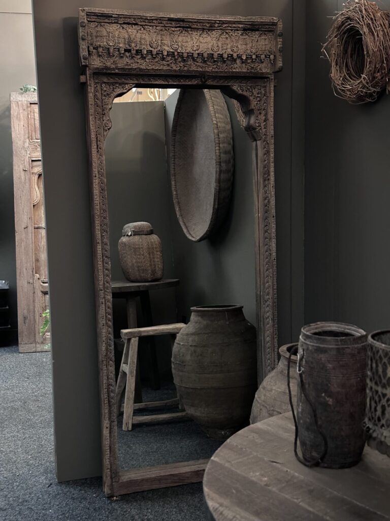 Unieke spiegel uit India in oud kozijn