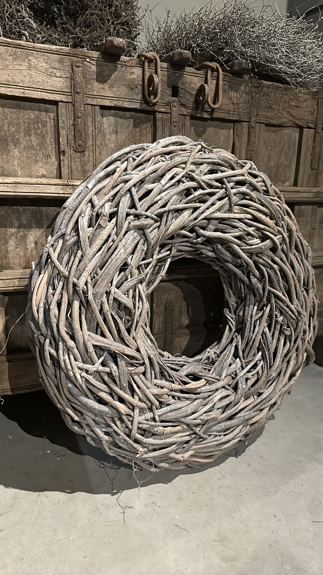 Grote Sobere Takkenkrans – Ø 65 cm - Afbeelding 3