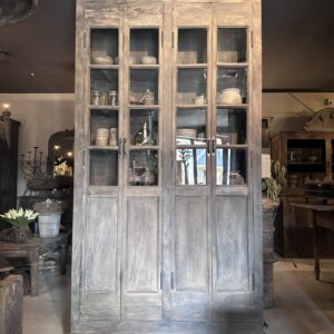 Unieke Oude Houten Winkelkast India – Sobere Vitrinekast (239 cm Hoog)