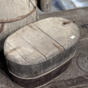 Unieke Oude Chinese Emmer met Deksel – Authentiek Wabi-Sabi Woonaccessoire