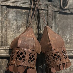 Roest ornament met muntjes