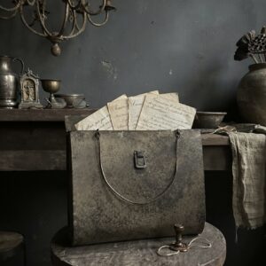 Sober Metalen Tasje 24 cm | Sober Wonen & Wabi-Sabi Woonaccessoire