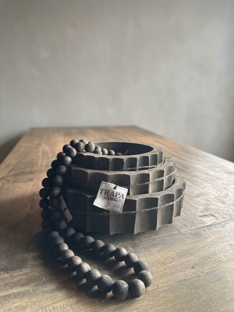 Houten schaal met ribbelrand