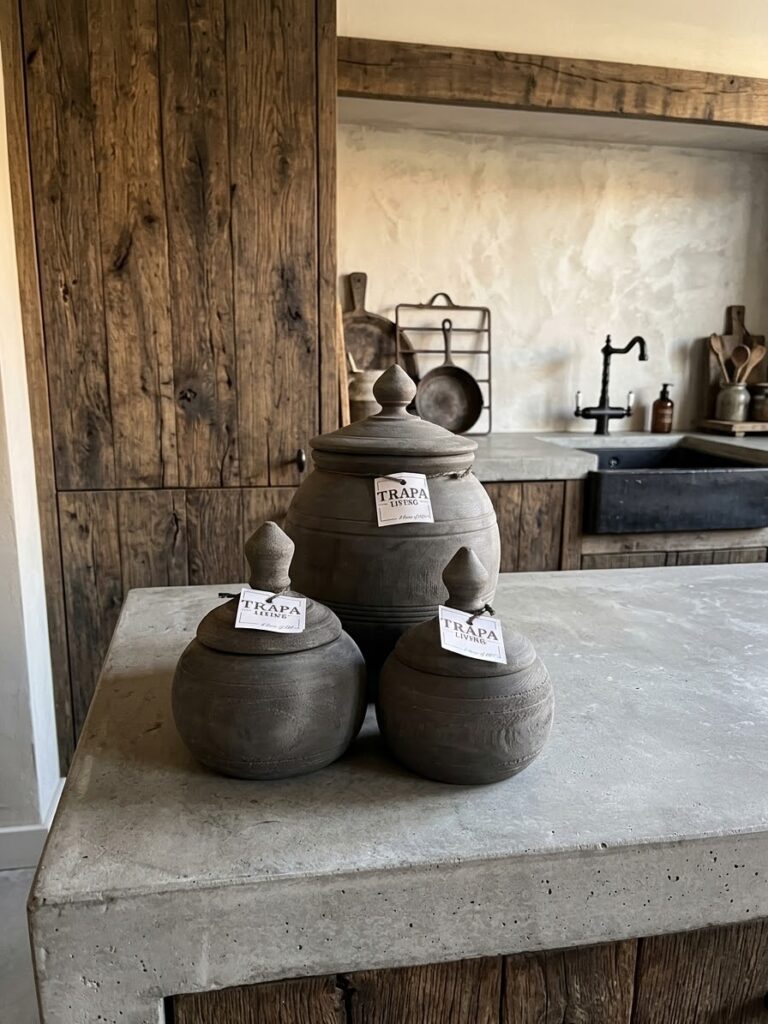 houten pot met deksel⁠