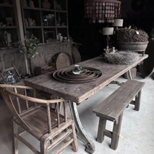 eettafel antieke kloosterdeur